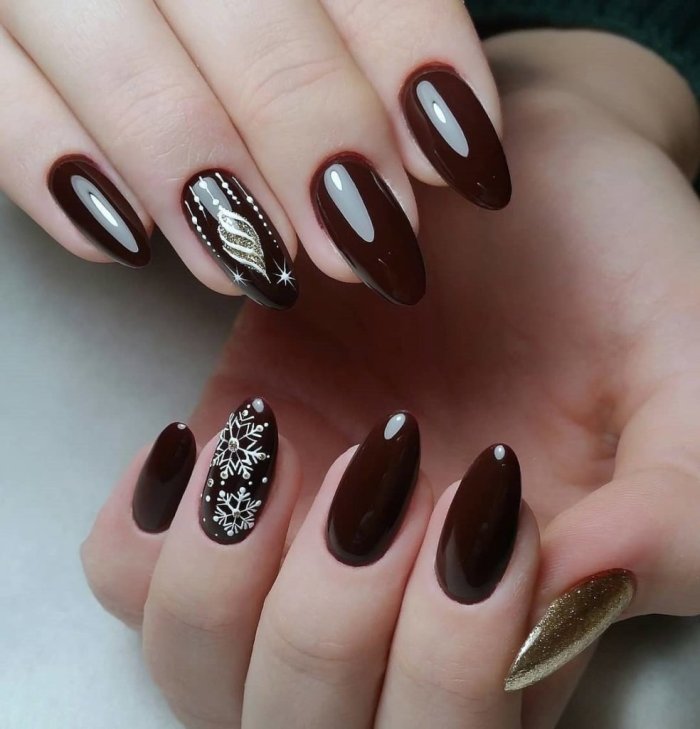 Красивые коричневые ногти