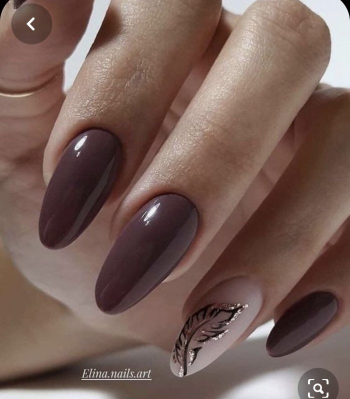 Коричневый маникюр