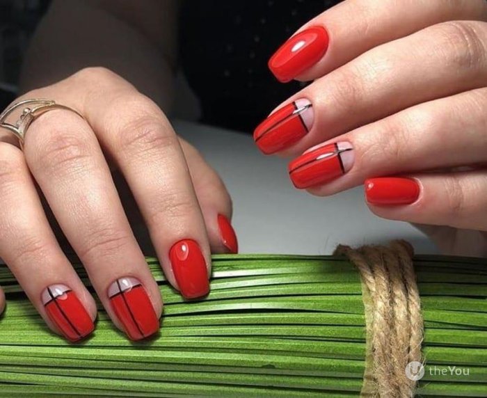 Маникюр гель лак красный с полосками