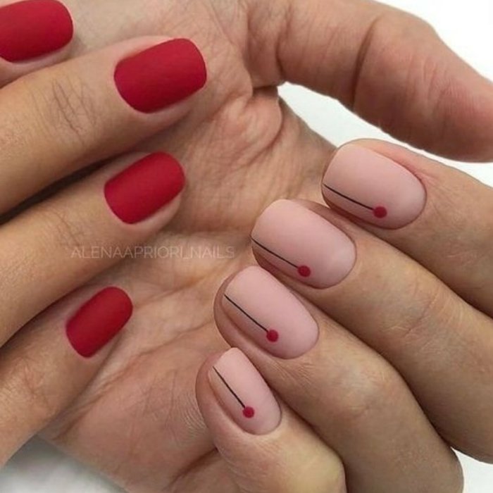 Красный матовый маникюр на короткие
