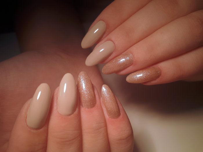 Бежевый маникюр