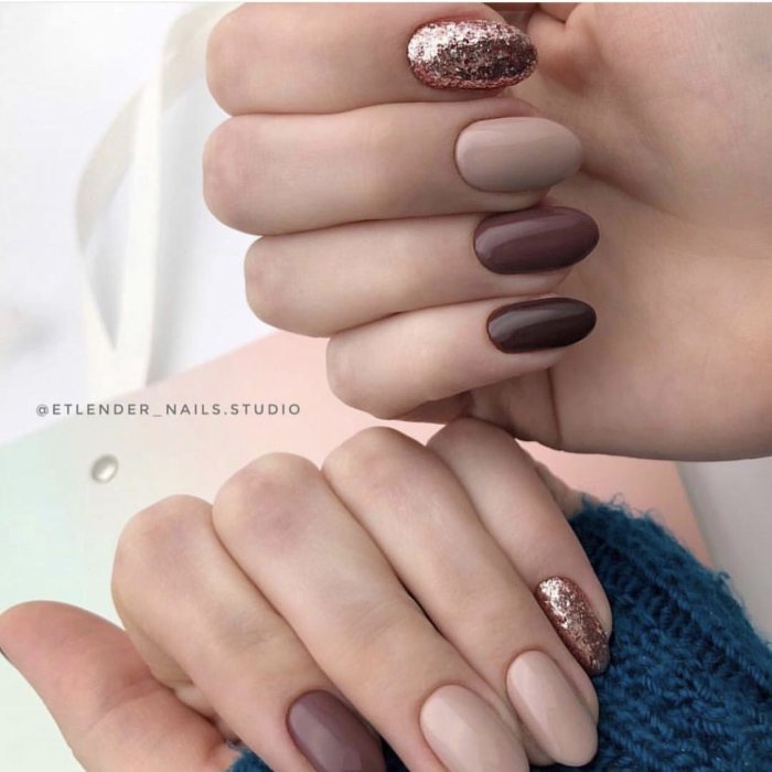 Маникюр в бежево-коричневых тонах
