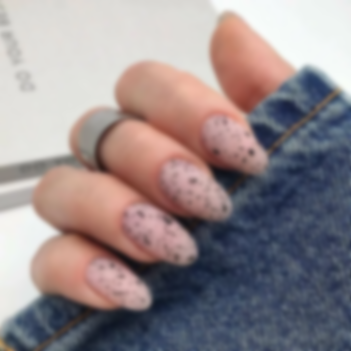 Маникюр перепелиное яйцо миндаль 2022