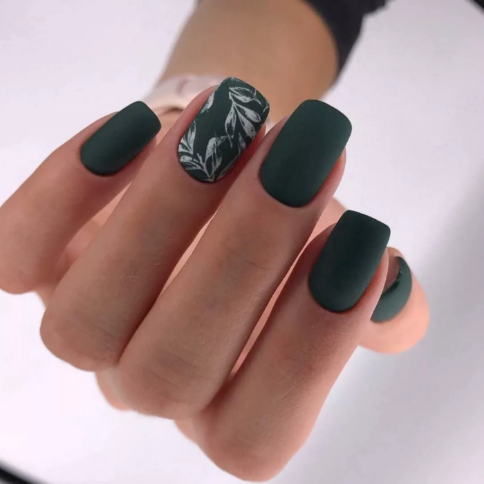 Матовый маникюр 2021