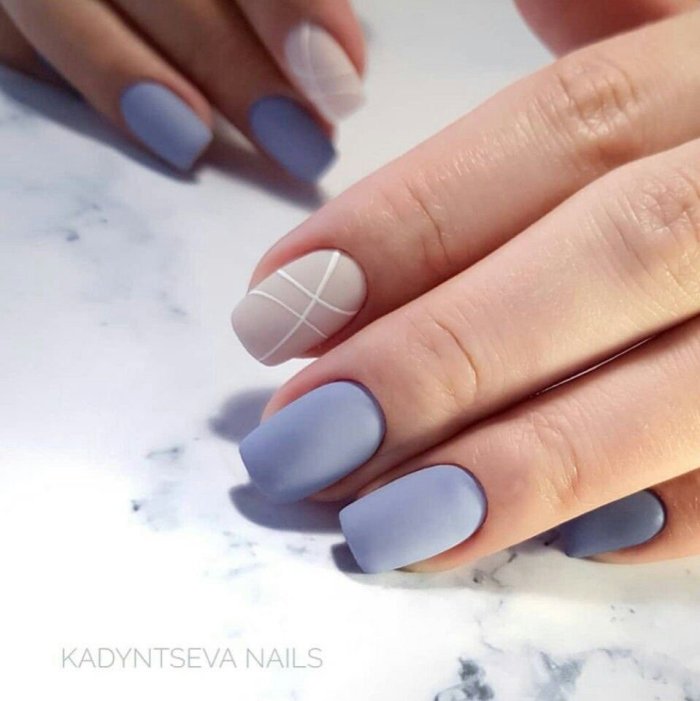 Маникюр яркий однотонный