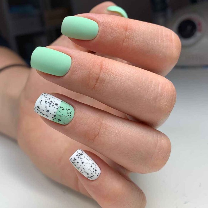 Матовый маникюр на лето