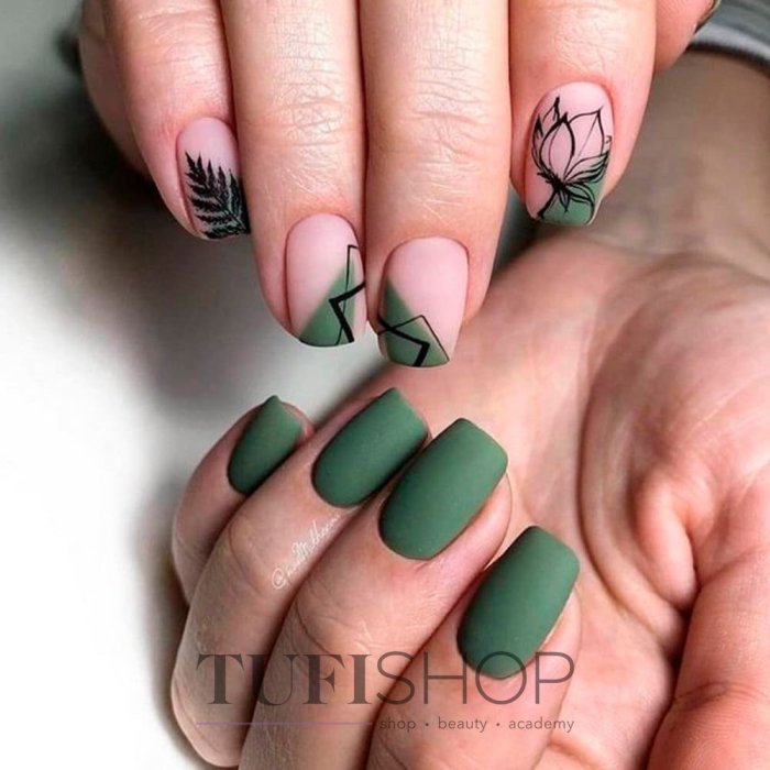 Зеленые матовые ногти