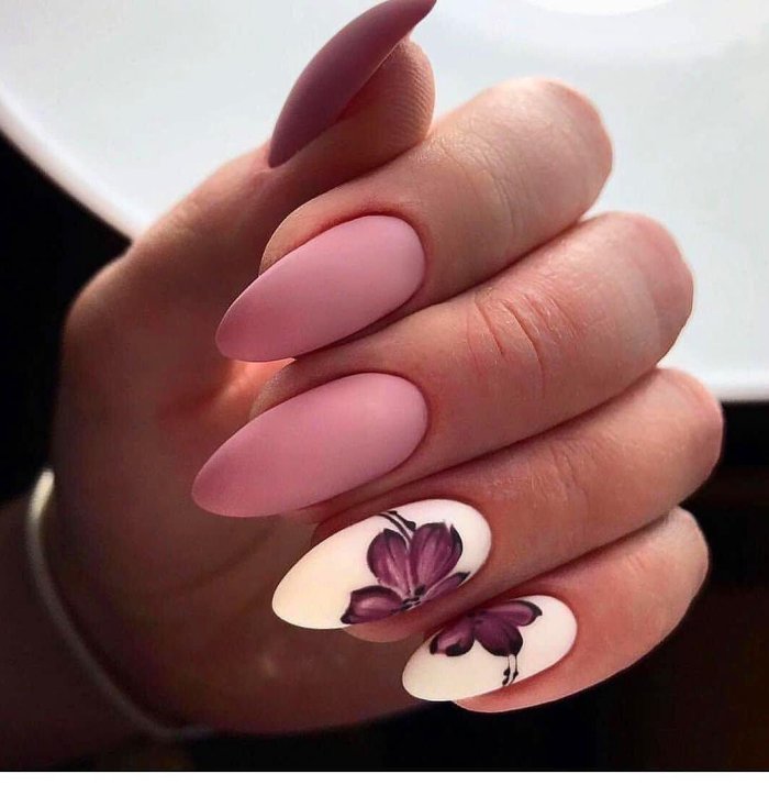 Маникюр Весна на миндалевидных ногтях