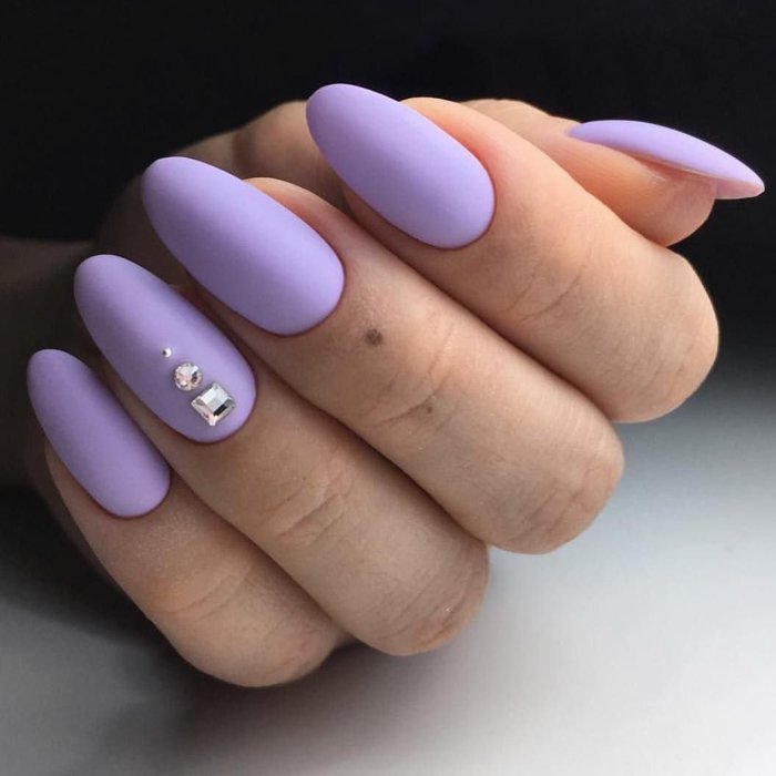 Сиреневые матовые ногти