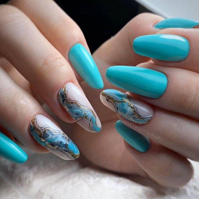 Мраморный маникюр бирюзовый