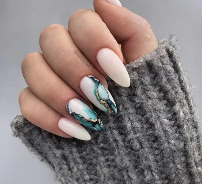 Маникюр с разводом