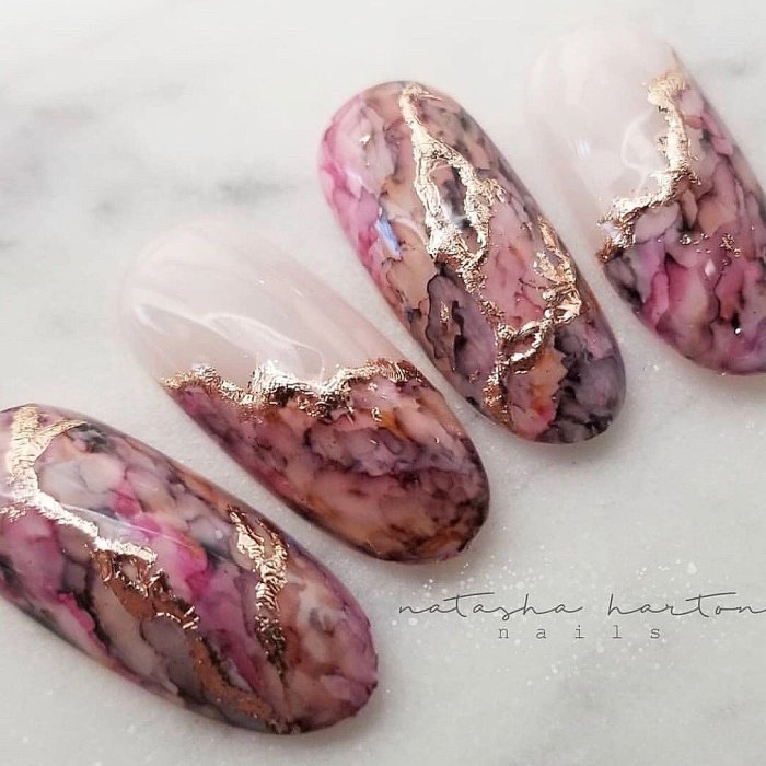 Маникюр натуральный камень