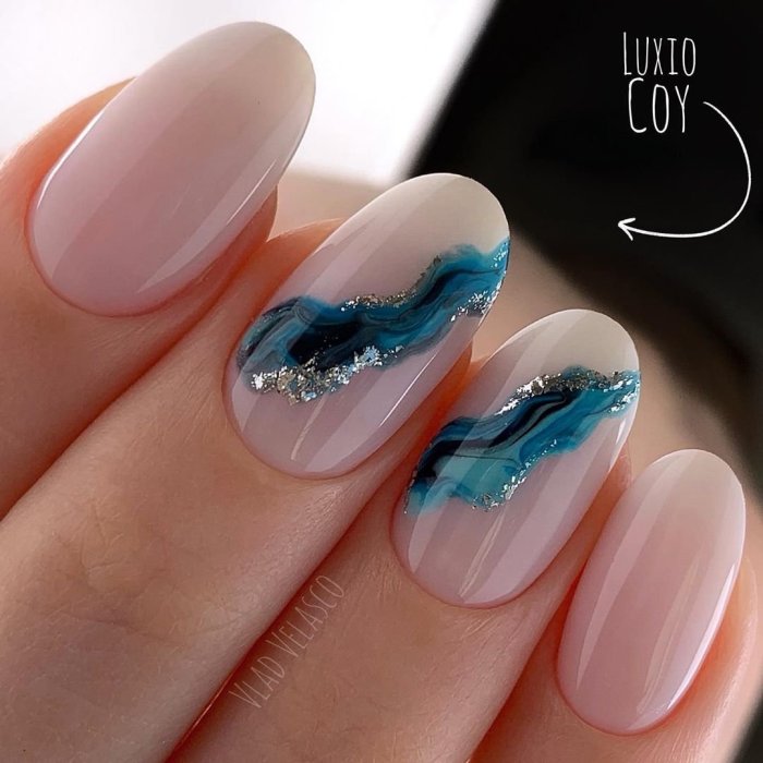 Ногти с разводами