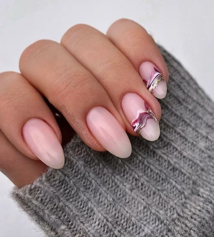 Нюдовый маникюр с текстурами