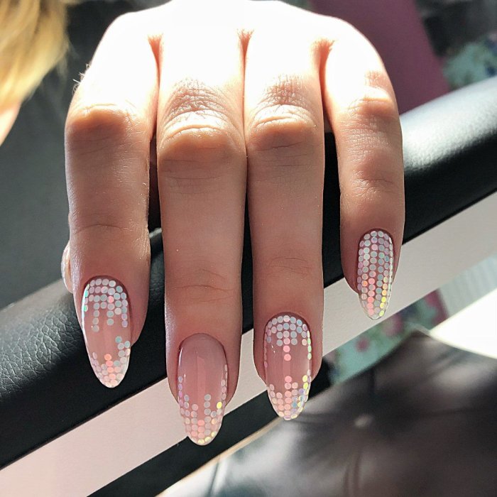 Нюдовый маникюр 2020 миндаль