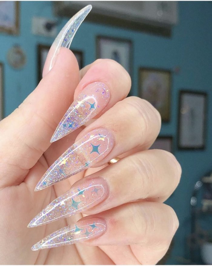 Длинные прозрачные ногти найти