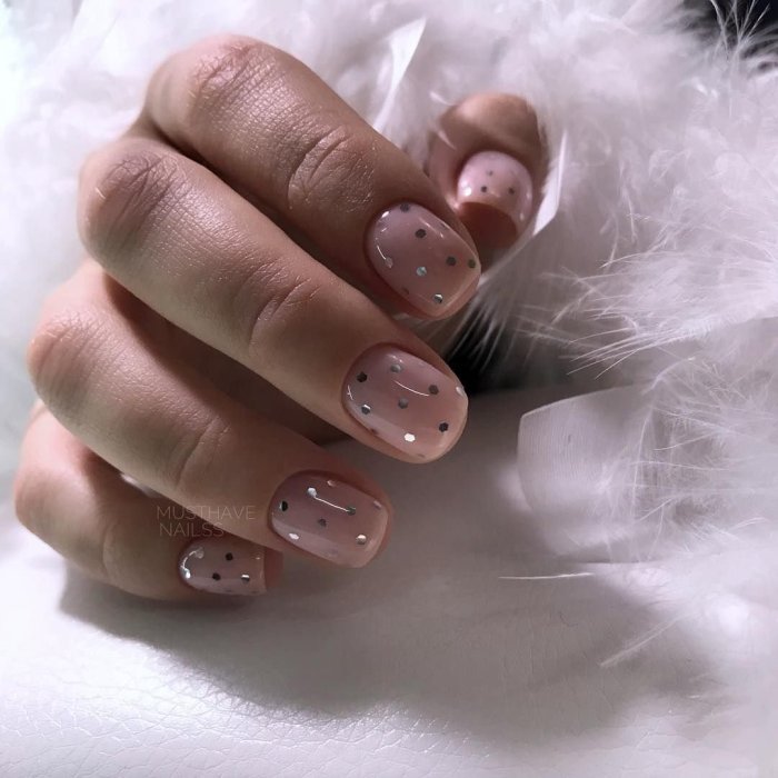 Нюдовый маникюр 2022 квадрат