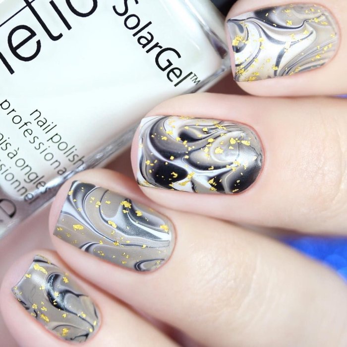 Водный маникюр глянцевый 2022