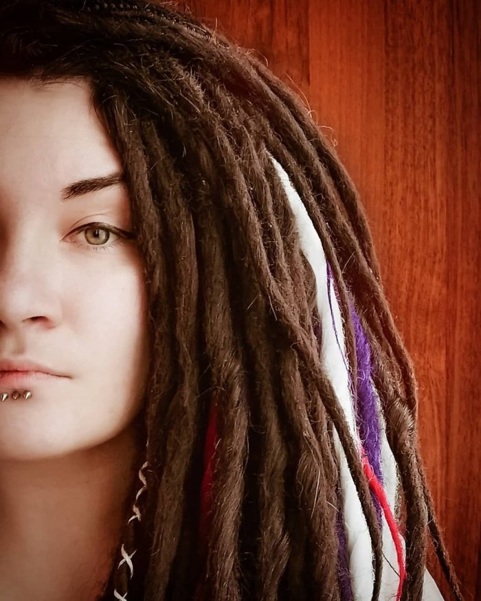 Крашенные дреды