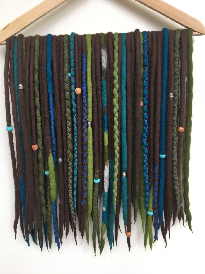 Разноцветные дреды женские