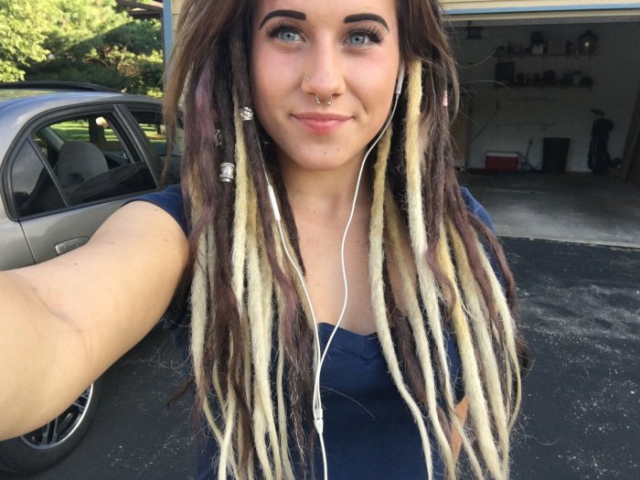 Де дреды двухцветные