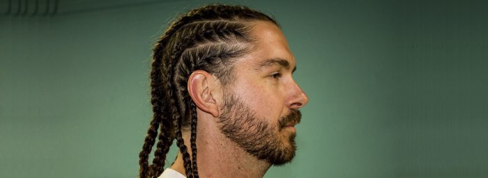 Косички у мужчин на голове