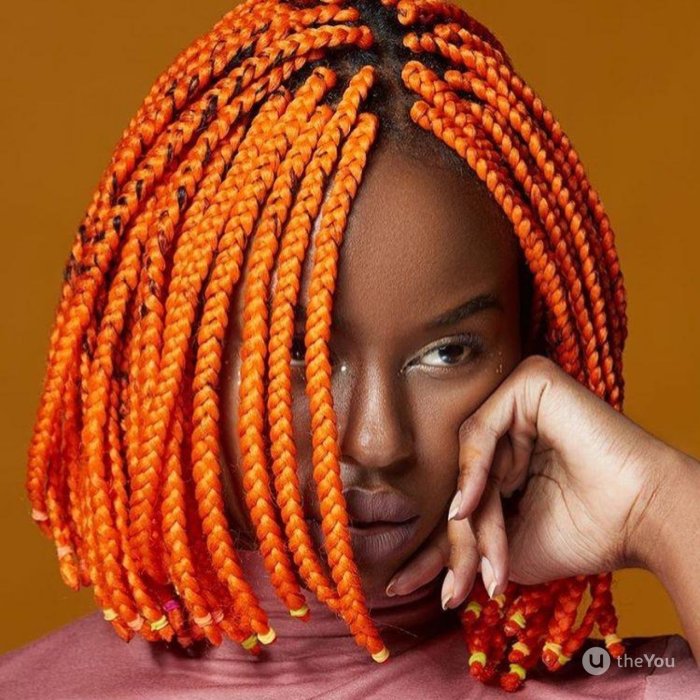 Девушка хиппи дреды