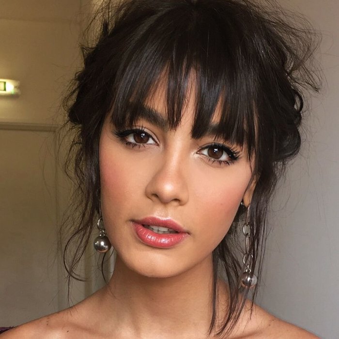 Джемма Артертон стрижка