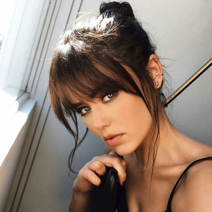 Хейли Бибер с челкой