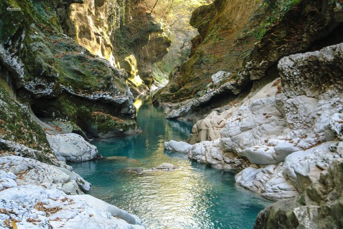 Пещера Окаце Грузия