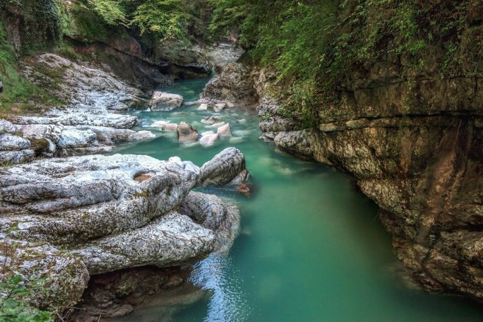 Мартвили голубая Лагуна Грузия