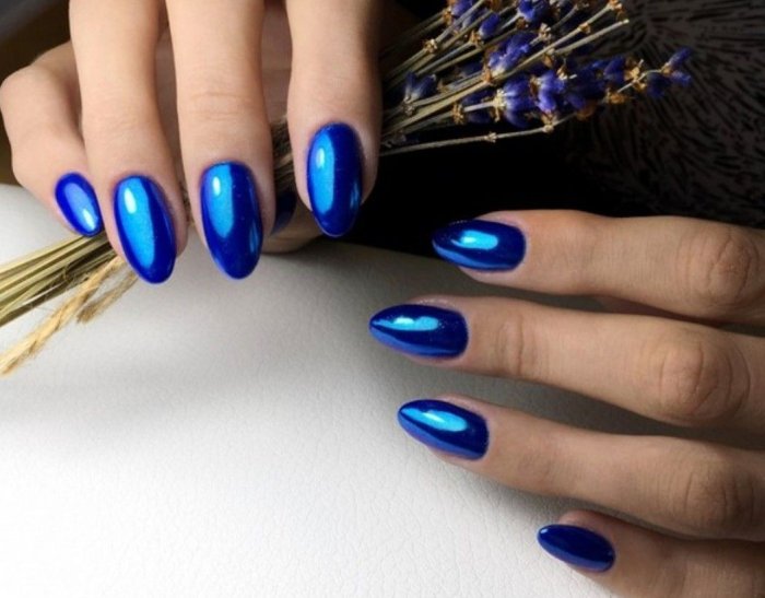 Летний маникюр на миндальную форму