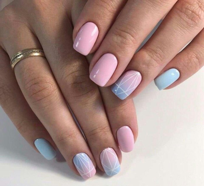 Стильные светлые ногти