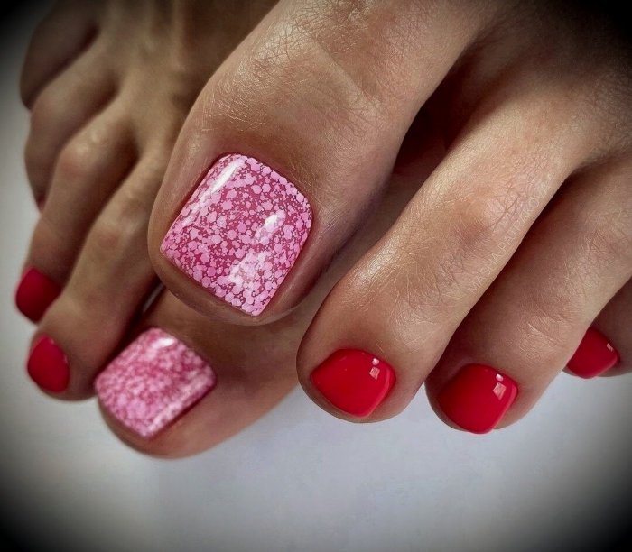 Стильный педикюр